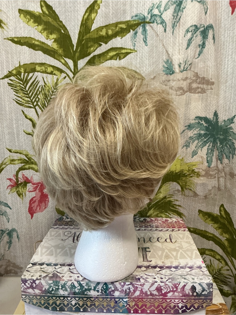 Paula YOUNG wig pixie cut model A2182 beautiful style just shake before you wear - Picture 8 of 12